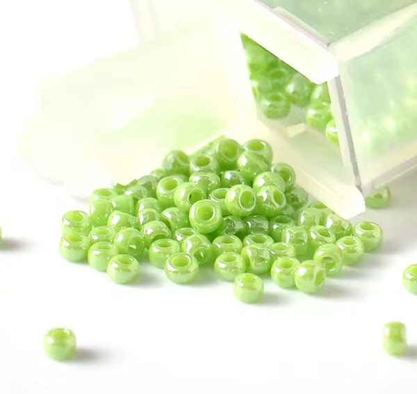Mostacilla TOHO Verde Claro Brillante 11/0 10G